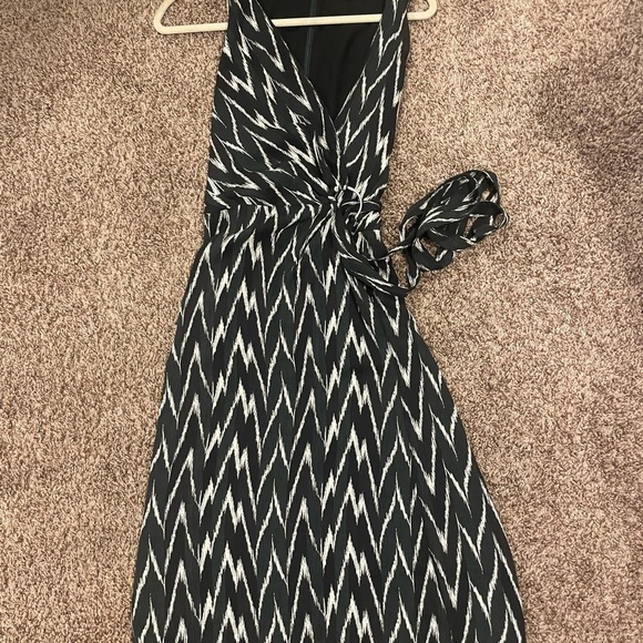 Ann Taylor Black and White Zigzag Pattern Dress - Picture 2 of 5